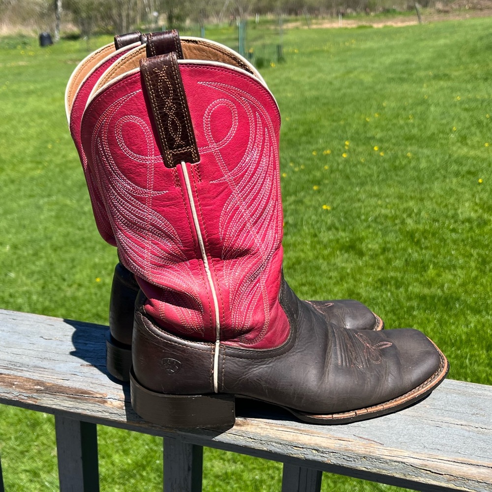 Ariat square toe cowboy boots 9b pink
